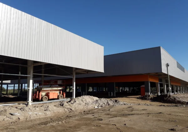 What Is a Pre-Engineered Steel Building? A Complete Guide for Industrial & Commercial Projects插图1 commercial-steel-structure-warehouse-design