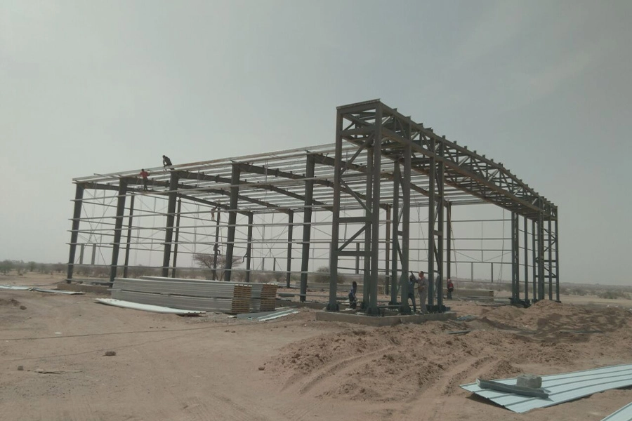 Aircraft hangar in Niger2